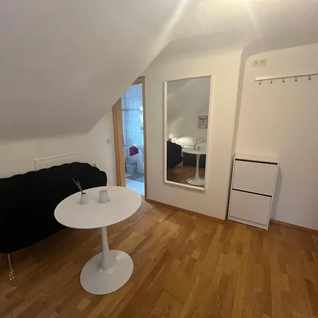 Einzelzimmer Mit Privatem Bad Naehe Ulmer Donautal - Ideal Fuer Geschaeftsreisen * Ulm