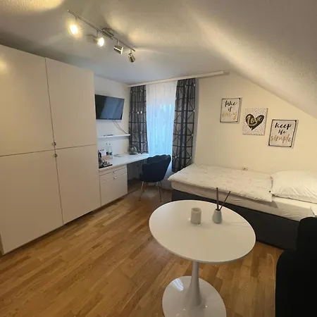 Einzelzimmer Mit Privatem Bad Naehe Ulmer Donautal - Ideal Fuer Geschaeftsreisen Apartment Ulm