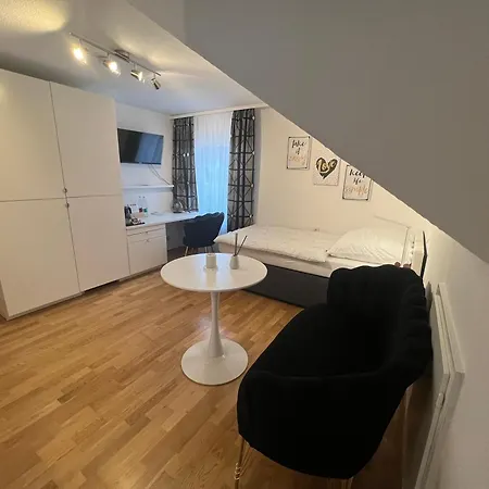 Einzelzimmer Mit Privatem Bad Nähe Ulmer Donautal - Ideal Für Geschäftsreisen * Ulm